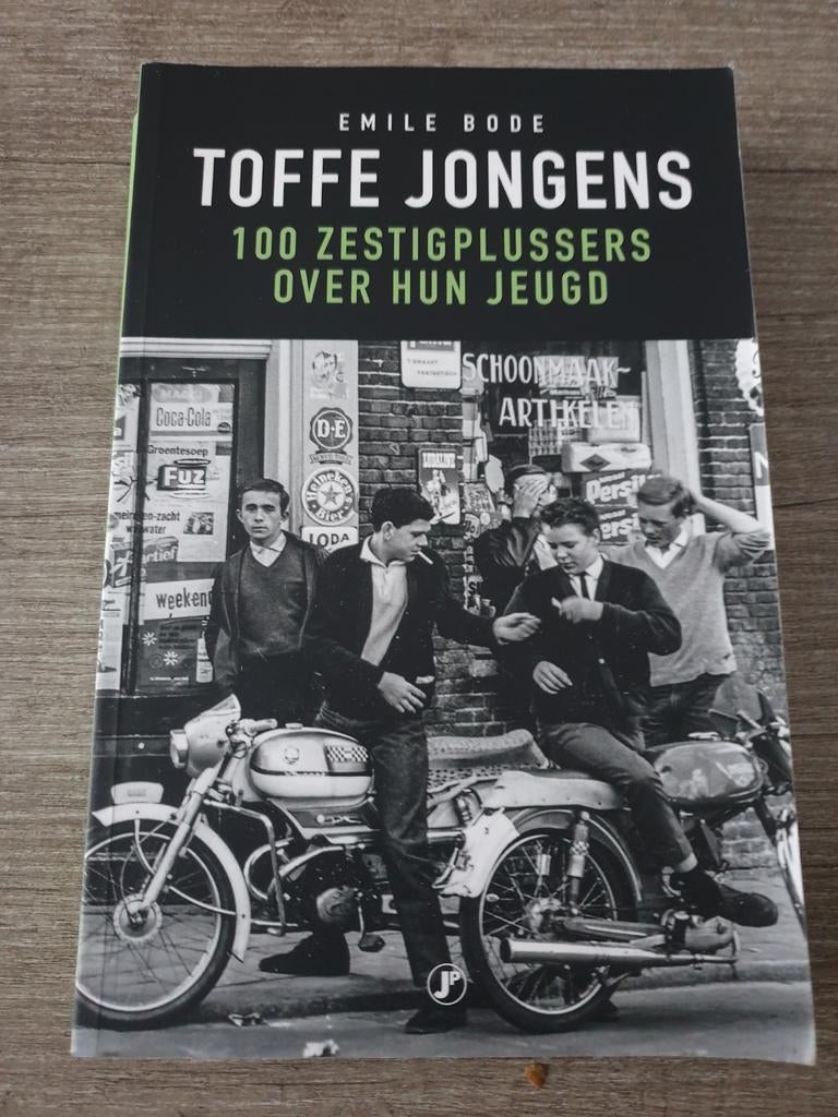Toffe Jongens: 100 Zestigplussers over hun jeugd, Boeken, Ophalen of Verzenden, Gelezen, Emile Bode