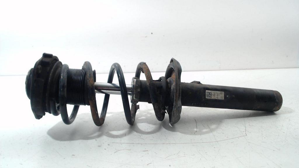 Veerpoot rechts voor Volkswagen Passat, Auto-onderdelen, Onderdelen@venauto.nl, Van der Ven Autorecycling B.V., Gebruikt, Ettenseweg 76, 4706 PB Roosendaal, The Netherlands