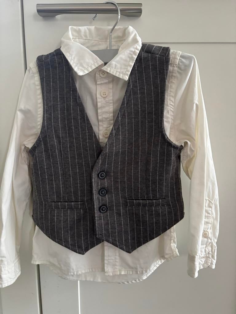Hema blouse wit met grijze gilet  maat 98 / 104, Ophalen of Verzenden, Zo goed als nieuw, Jongen, Overige typen