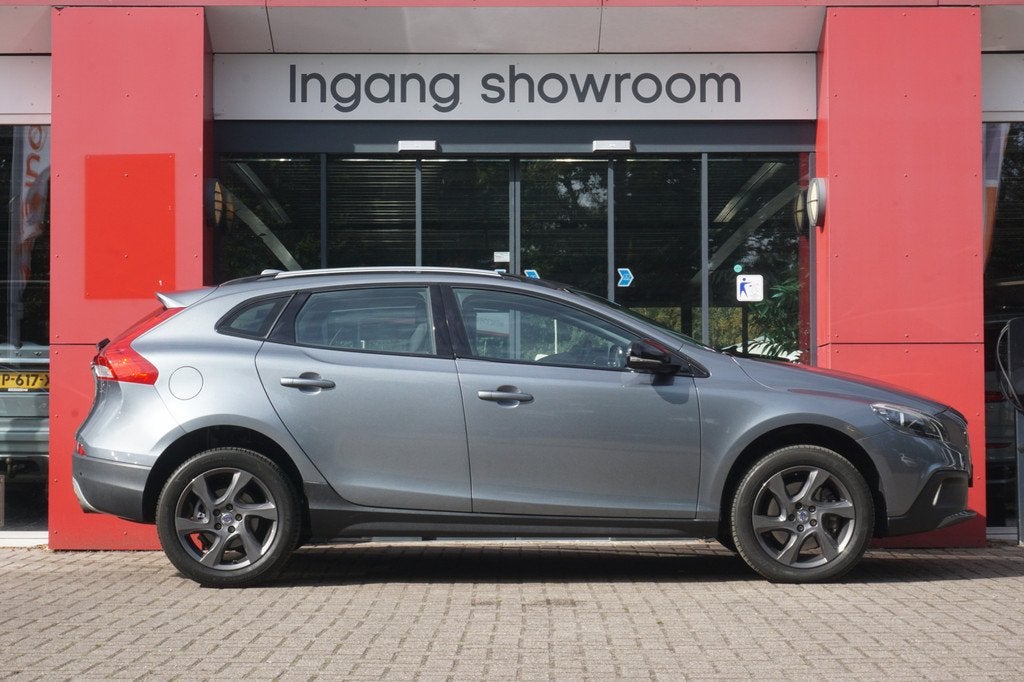 Volvo V40 Cross Country 2.0 T5 AWD Momentum 245 pk | Origine, Auto's, Volvo, Automaat, Stof, Gebruikt, 4 cilinders