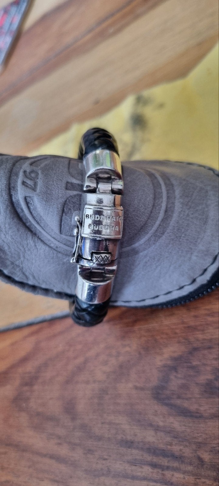 Buddha to Buddha armband, Ophalen of Verzenden, Zo goed als nieuw, Zwart