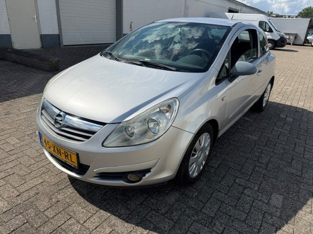 Opel Corsa 1.2-16V Enjoy Incl Nw APK 11-9-2027, Voorwielaandrijving, 450 kg, 4 cilinders, 1229 cc