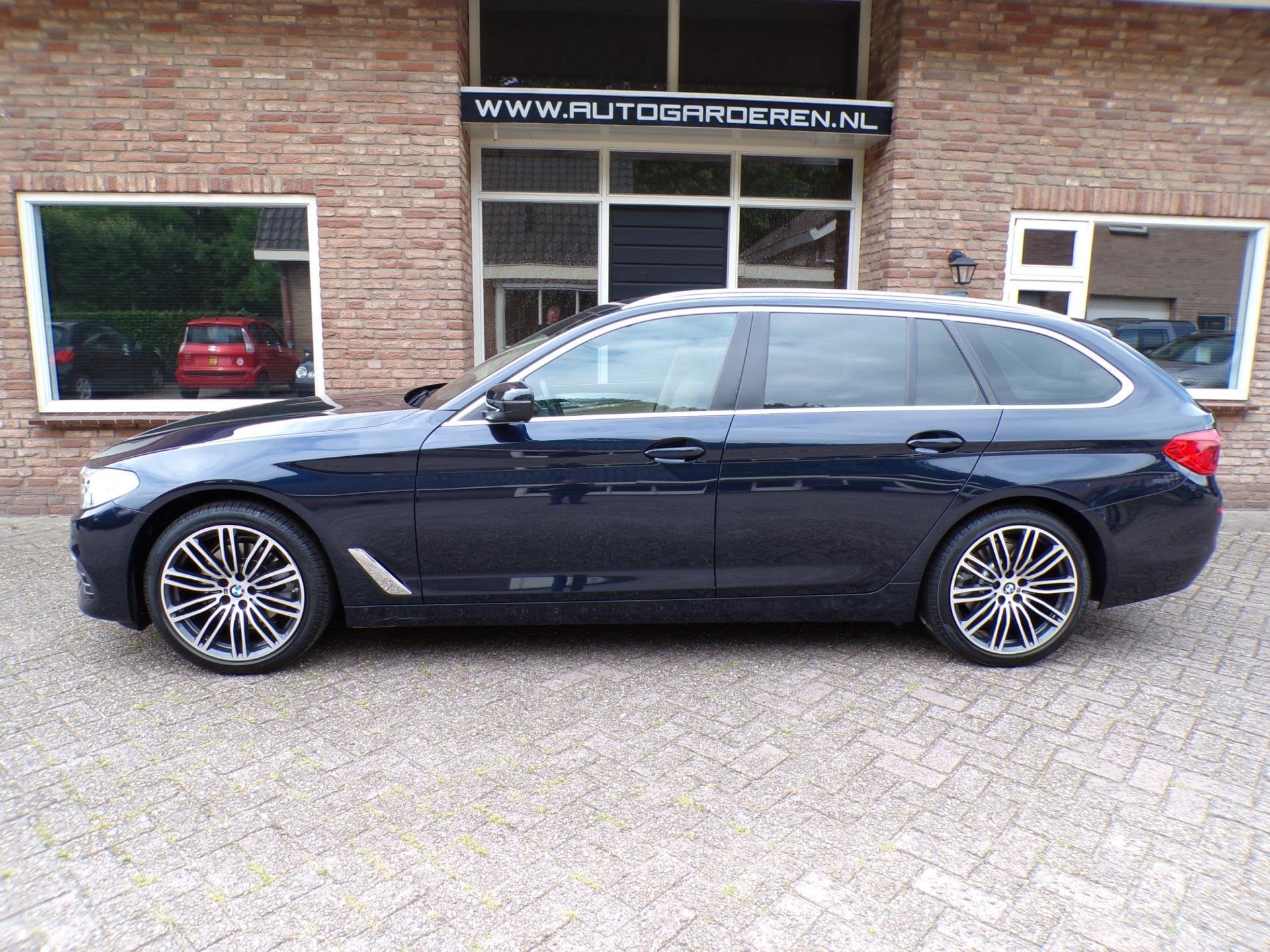 BMW 5-serie Touring 520i High Executive Edition Incl BTW, Auto's, BMW, Automaat, 1998 cc, Achterwielaandrijving, 4 cilinders