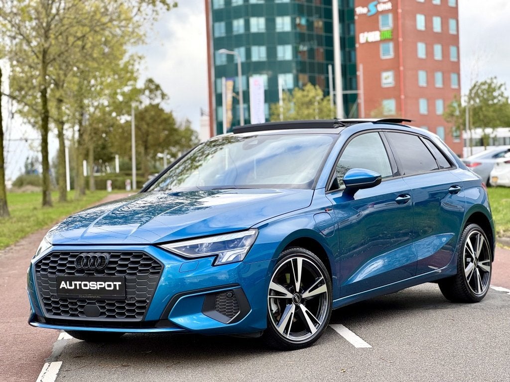 Audi A3 Sportback 40 TFSI e S-Line Black Ed. Pano HUD Leder, Auto's, Automaat, Stof, Gebruikt, 4 cilinders