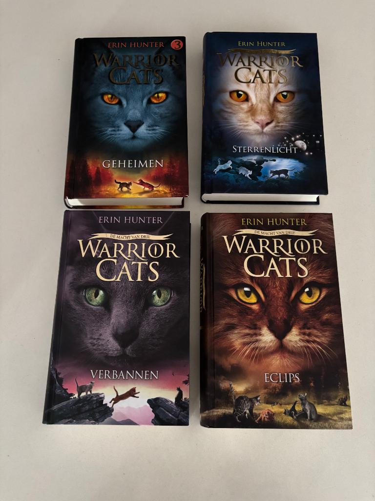 Warrior Cats boeken Erin Hunter Geheimen Verbannen Eclips!, Ophalen of Verzenden, Zo goed als nieuw, Fictie algemeen