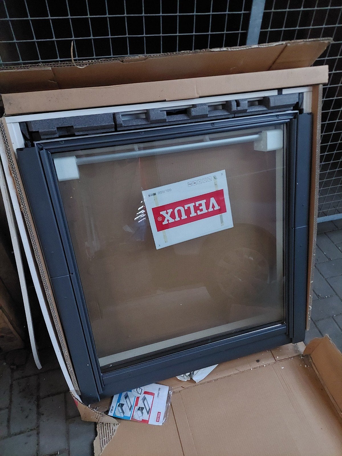 nieuw VELUX dakraam ggl pk04 94x98 cm met edw gootstukken, Ophalen, Nieuw, Minder dan 80 cm, Dakraam