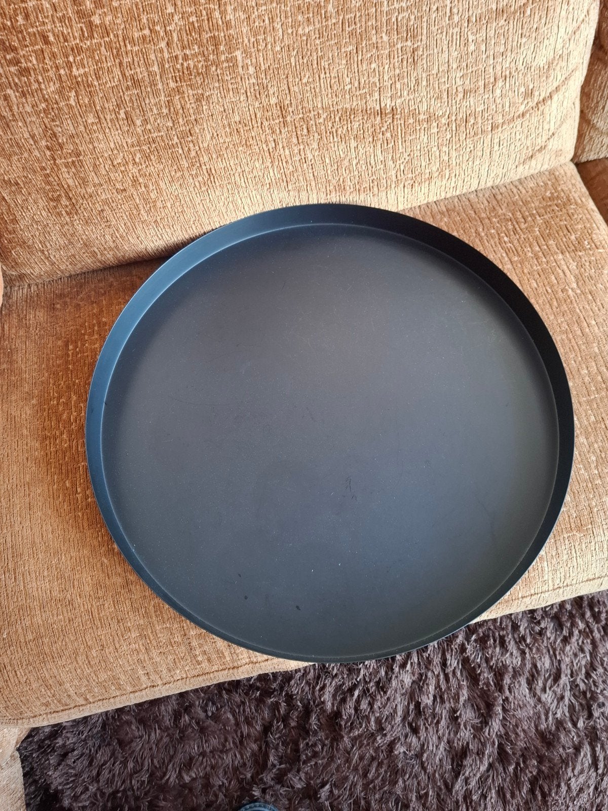 Mooi groot zwart metalen dien/decoratieblad, Ophalen, Met opstaande rand, Rond, Zo goed als nieuw