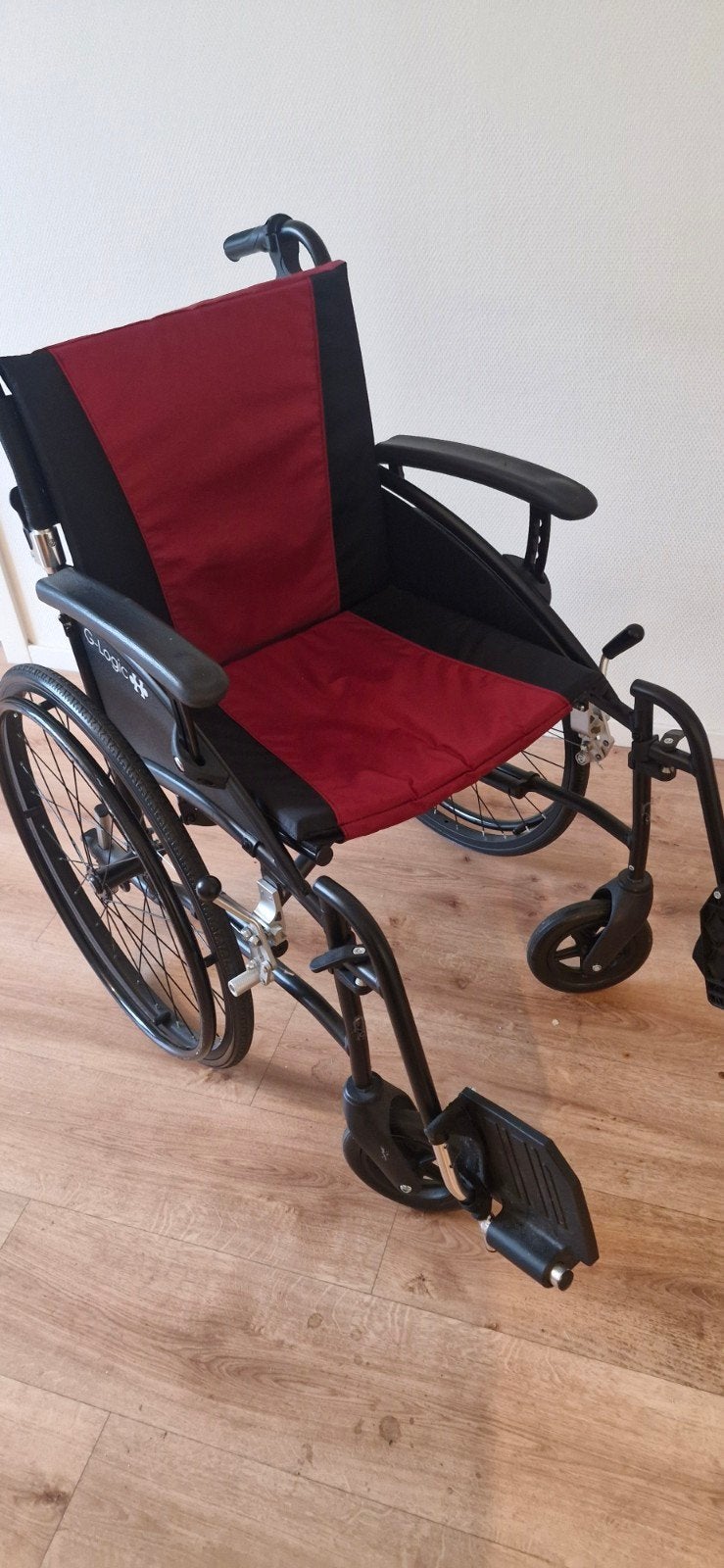 Licht gewicht rolstoel. Vaste prijs., Ophalen of Verzenden, Zo goed als nieuw, Duwrolstoel
