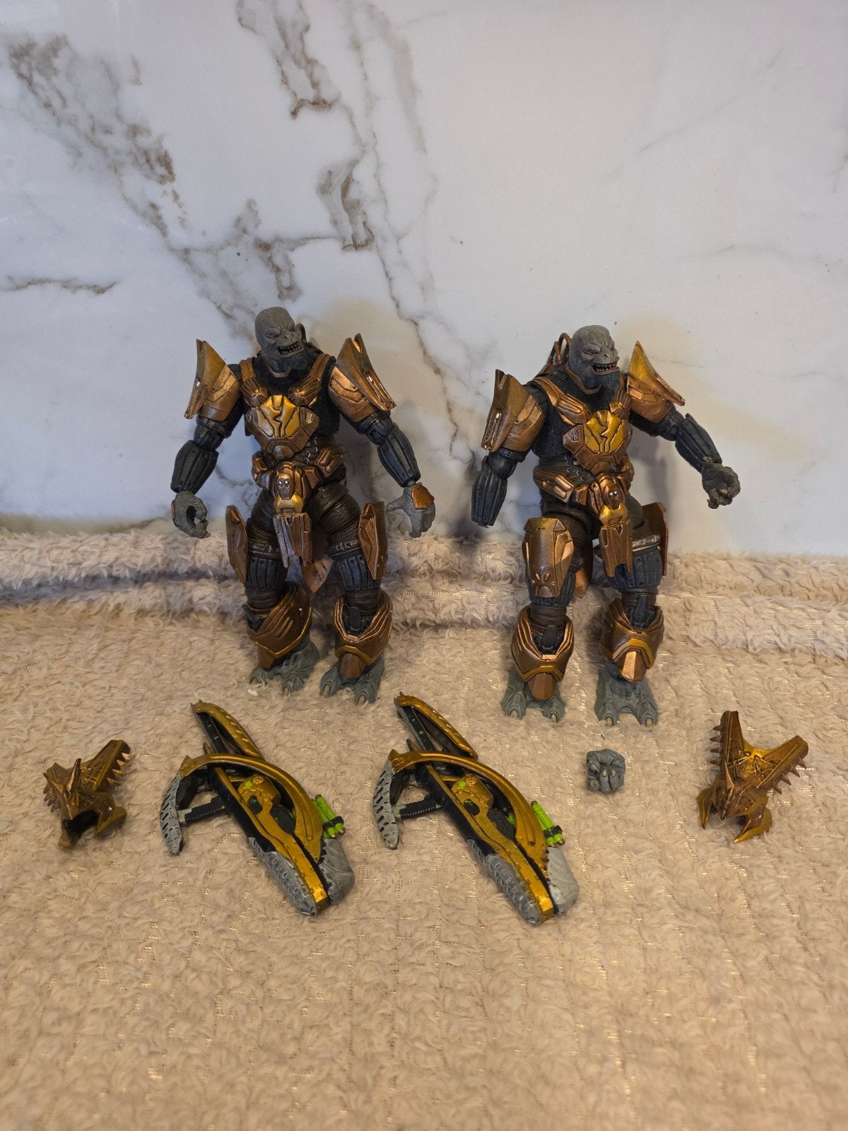2x McFarlane Halo 3 Brute War Chieftain Series 3 2008, Ophalen of Verzenden, Zo goed als nieuw