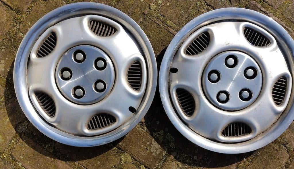 Twee auto wieldoppen 41 cm diameter (36,8), Ophalen of Verzenden, Gebruikt