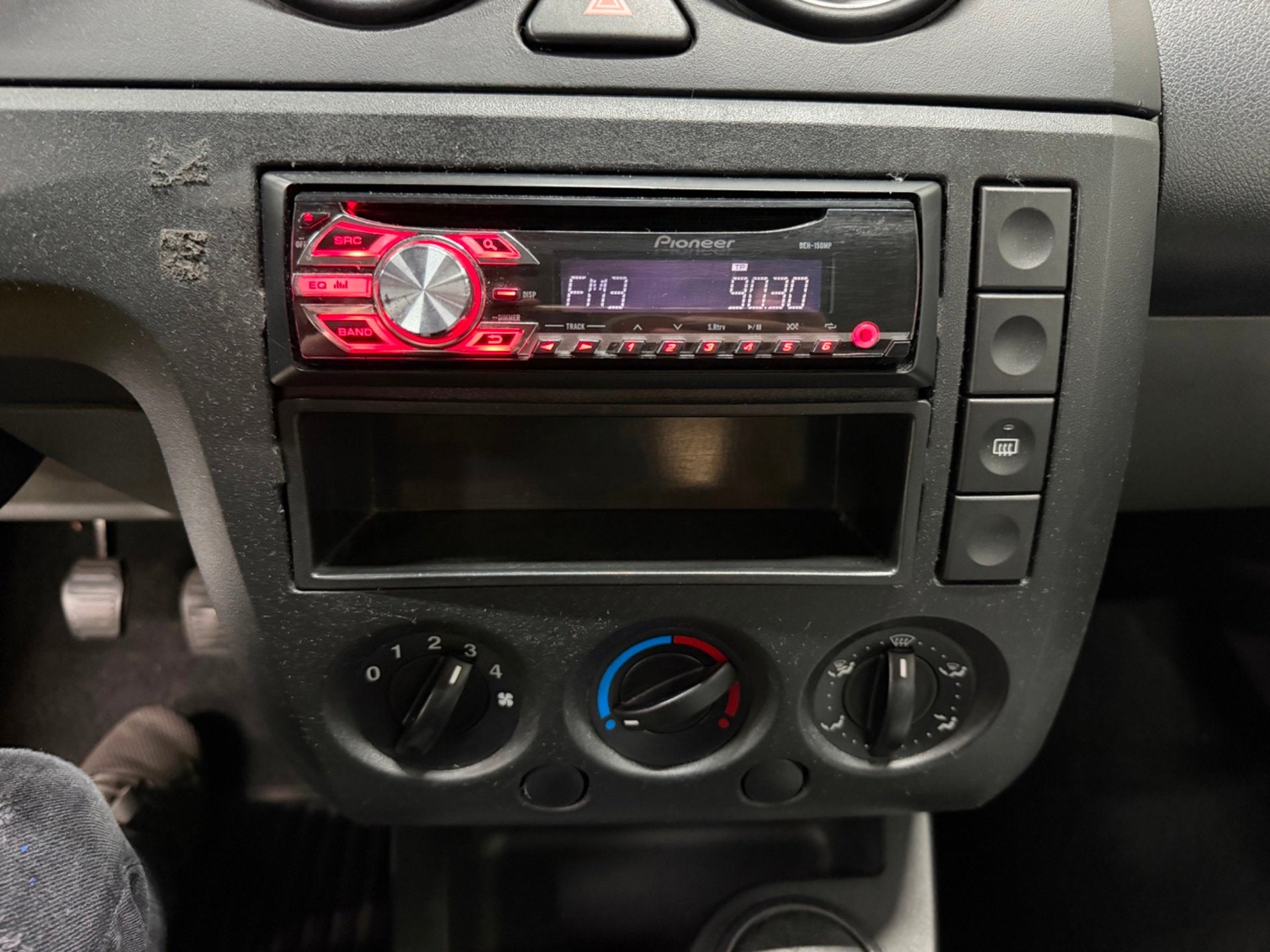 Foto 12 van Ford Fiesta 1.3 Core Nap/5Drs/APK 09-2027!