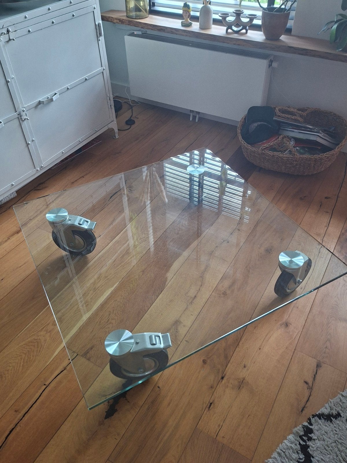 Glazen salontafel op wielen - 100x100 cm, Huis en Inrichting, Tafels | Salontafels, Ophalen, 50 tot 100 cm, Vierkant, 50 tot 100 cm