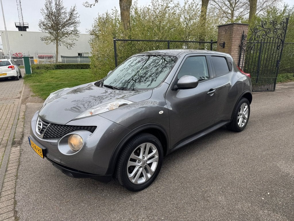 Nissan Juke 1.6 Tekna exportprijs! storing automaat, Auto's, Nissan, Euro 5, Zwart, 4 cilinders, 49 €/maand