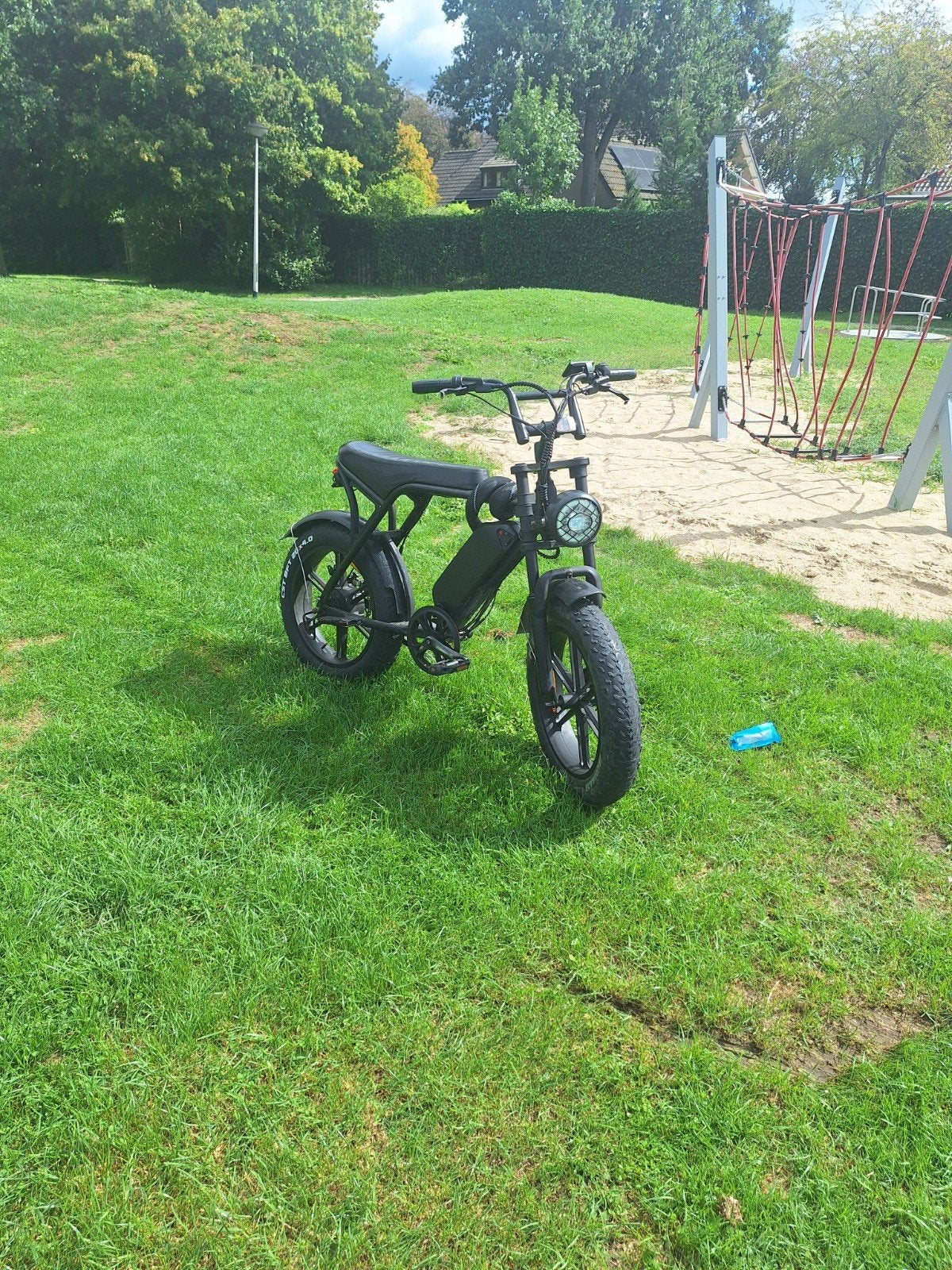 V8 Max E-bike met sleutels, opvoedbaar, met gashendel, Gebruikt, 59 cm of meer, 50 km per accu of meer, Ophalen