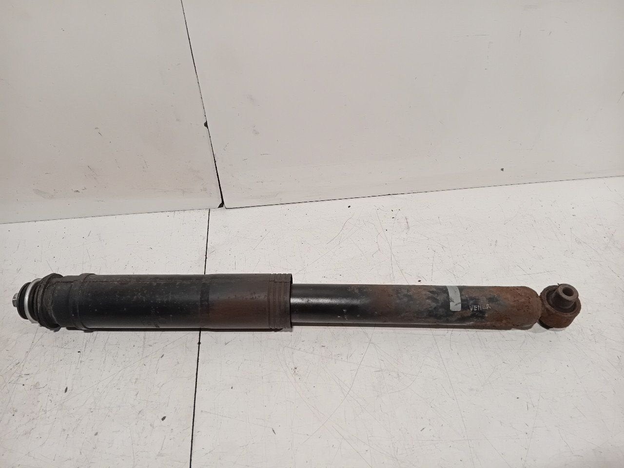 Schokbreker links achter Toyota Auris, Onderdelen@venauto.nl, Van der Ven Autorecycling B.V., Gebruikt, Ettenseweg 76, 4706 PB Roosendaal, The Netherlands