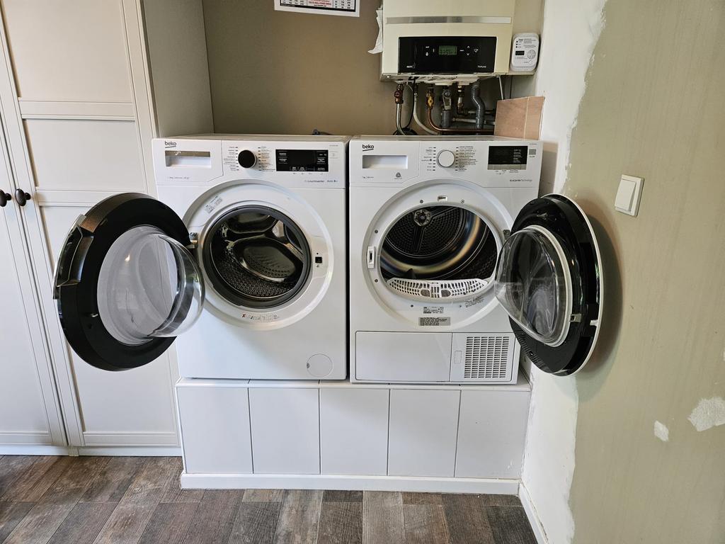 Wasmachine / droger Combi deal, Ophalen, Minder dan 85 cm, Zo goed als nieuw, 1200 tot 1600 toeren
