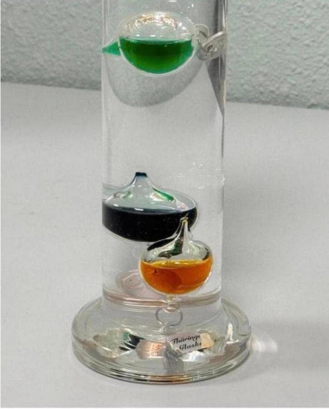 Vintage glazen Galileo-thermometer 34 cm vloeistof gevuld, Huis en Inrichting, Glas, Ophalen of Verzenden, Zo goed als nieuw, H