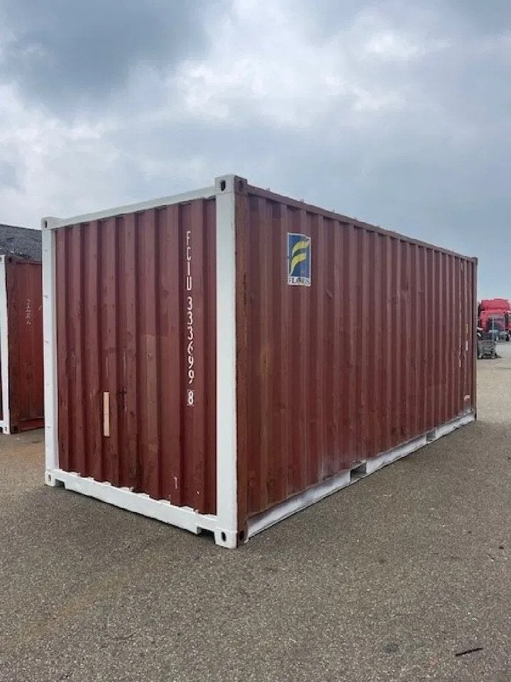 VERNOOY zeecontainer 333699, Dave Vernooij, Davevernooij@icloud.com, Kellensedwarsweg 9
4004JC  Tiel, NL