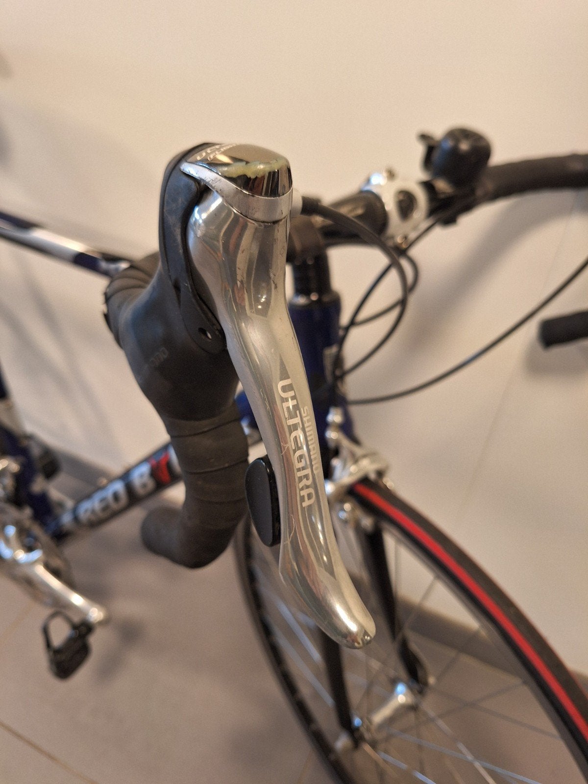 Red Bull Racefiets - Volledig Ultegra, carbon voorvork, Fietsen en Brommers, Fietsen | Racefietsen, Overige merken, Gebruikt, Aluminium