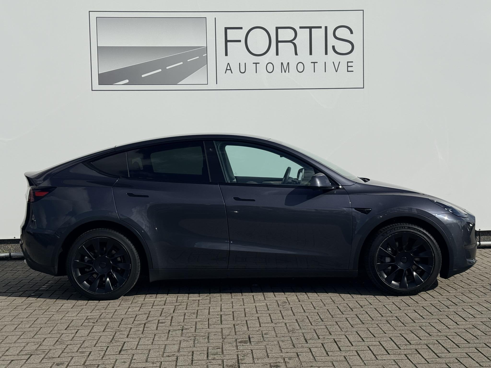 Foto 7 van Tesla Model Y Long Range AWD 75 kWh NL-AUTO | PANODAK | LEDE
