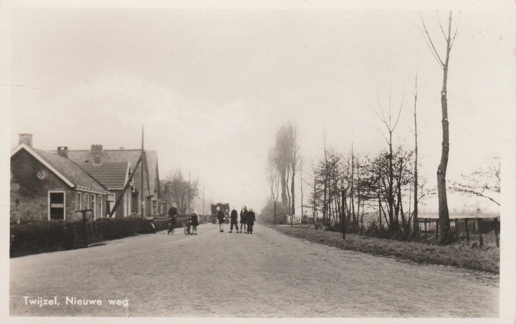 Twijzel   Nieuweweg, Verzamelen, Ansichtkaarten | Nederland, Ophalen of Verzenden, 1920 tot 1940, Ongelopen, Friesland