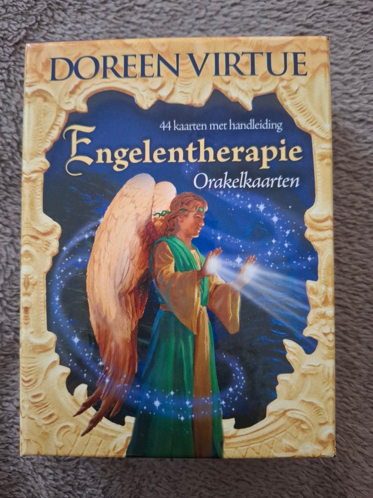 Doreen Virtue - Engelentherapie Orakelkaarten, Boeken, Tarot of Kaarten leggen, Overige typen, Ophalen of Verzenden, Zo goed als nieuw