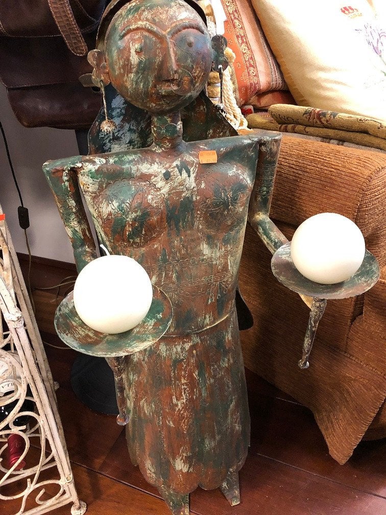 Metalen smeedijzeren beeld met 2 kaarsenhouders, Antiek en Kunst, Ophalen, India, Geschilderd, Meerkleurig