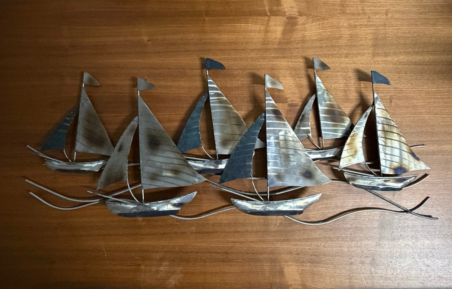 Metalen wanddecoratie – Zeilboten, Ophalen of Verzenden, Zo goed als nieuw
