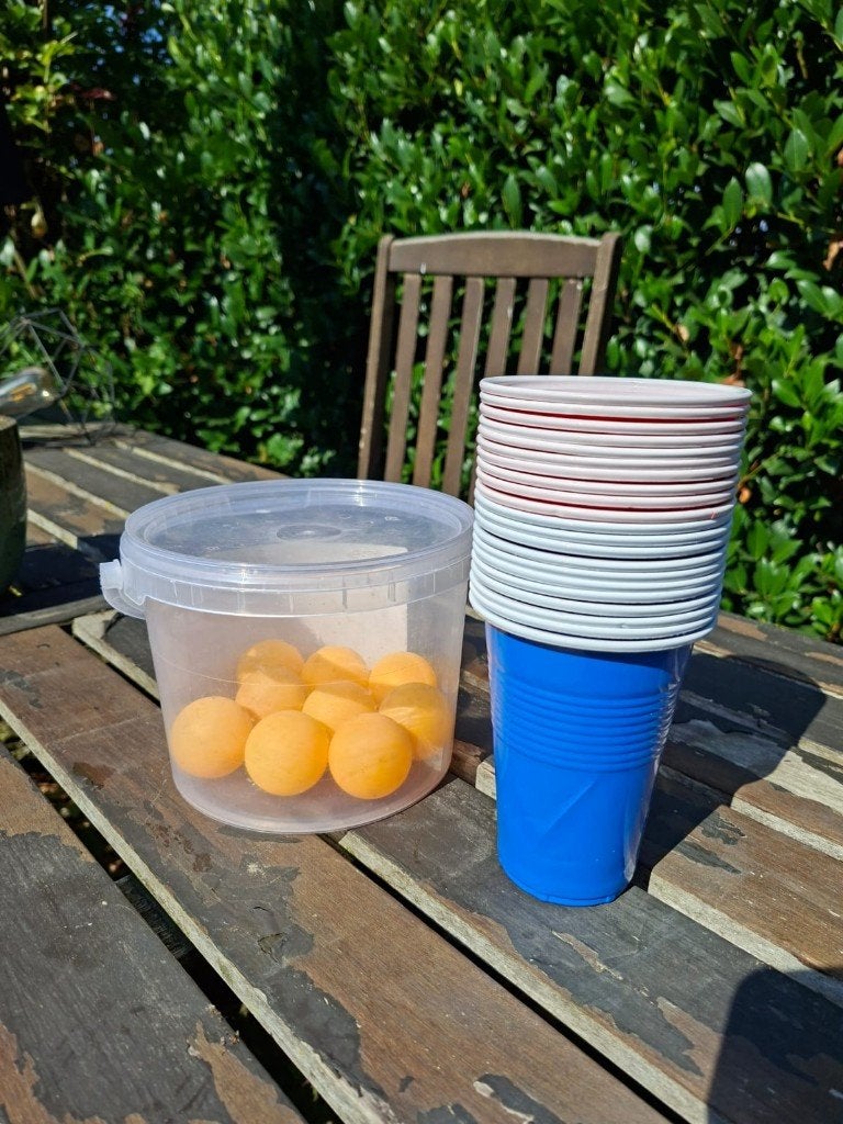 Bierpong/beerpong set compleet, Ophalen of Verzenden, Zo goed als nieuw, Feestartikel, Overige