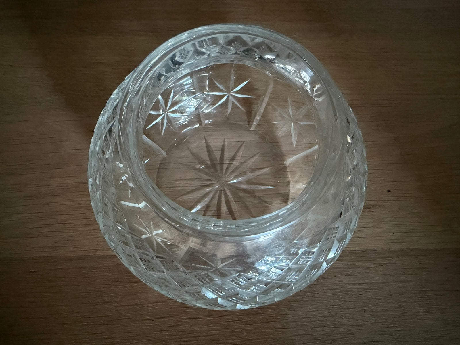 Glazen bol met geslepen sterpatroon, Ophalen of Verzenden