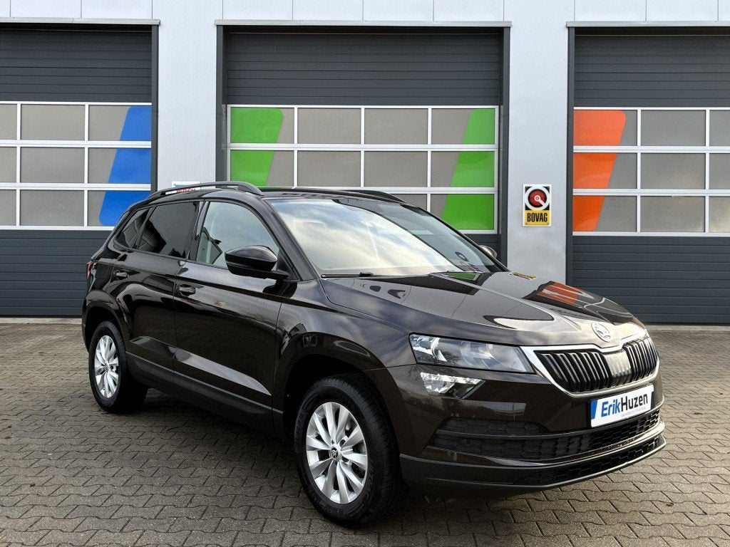 Skoda KAROQ 1.0 TSI Ambition Business / Rijklaar! /  Carplay, Auto's, Gebruikt, Euro 6, Bruin, 116 pk