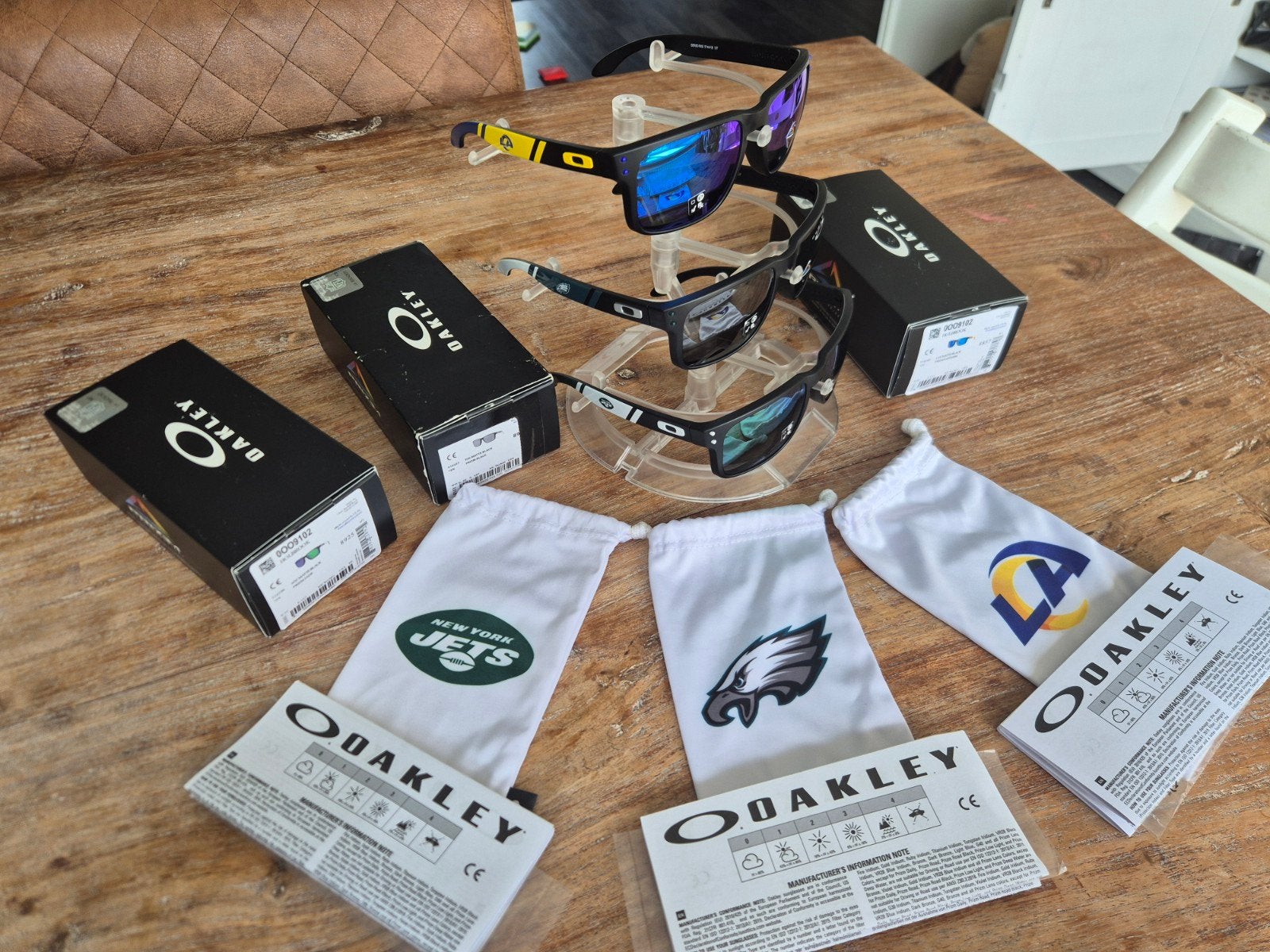 Oakley Holbrook NFL Collectie - Rams, Eagles & Jets, Sieraden, Tassen en Uiterlijk, Zonnebril, Zwart, Nieuw, Ophalen of Verzenden