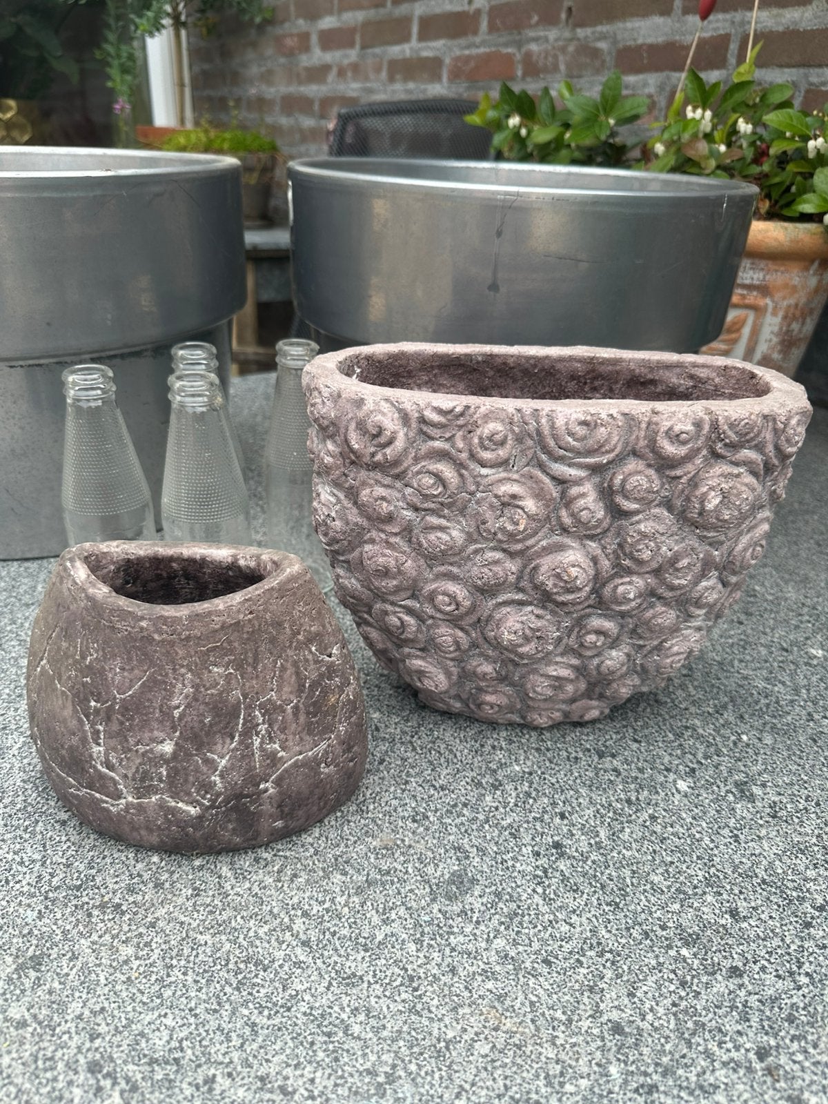 1 bloempot en vaasje landelijk roze, Huis en Inrichting, Gebruikt, Met patroon/structuur, Roze, Steen/keramiek