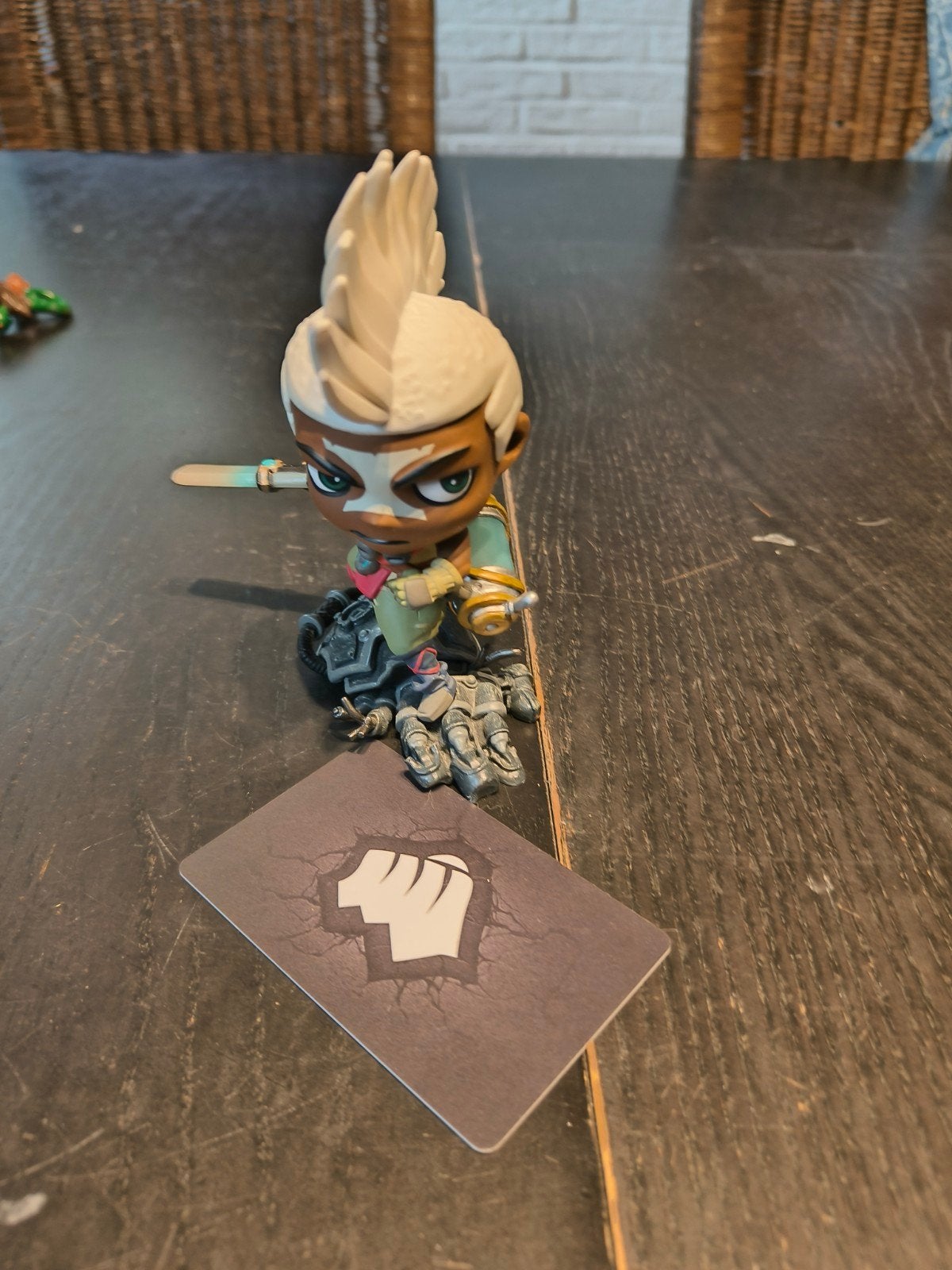 League of Legends Figuur van Ekko met Bewijs van Echtheid, Verzamelen, Poppetjes en Figuurtjes, Ophalen of Verzenden, Zo goed als nieuw