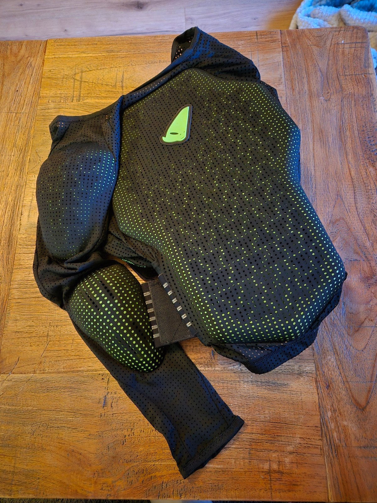 Bodyprotector en fietskleding set (Gasdevil, ZULU, LEATT), Gebruikt, Kinderen, Overige maten, Ophalen of Verzenden