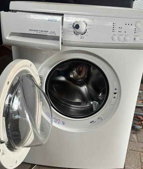 Zanussi wasmachine - Binnenband defect, 6 tot 8 kg, Minder dan 1200 toeren, Ophalen of Verzenden, Voorlader