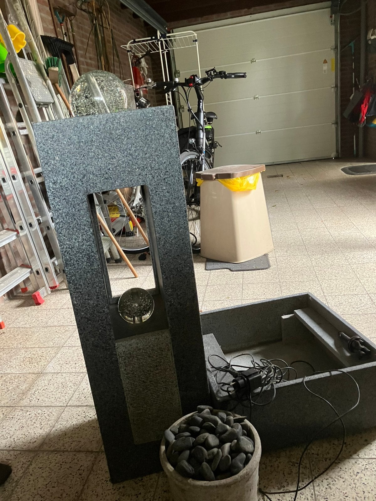 Waterfontein, Tuin en Terras, Ophalen, Zo goed als nieuw, Beton, Overige typen