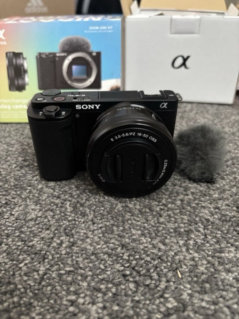 Foto 9 van Sony ZV-E10L 4K Camera + 16-50mm Lens Zwart