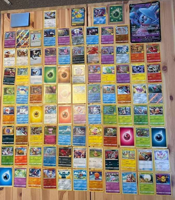 Grote verzameling Pokémon kaarten met map, munt en V-kaart, Ophalen of Verzenden, Gebruikt, Meerdere kaarten