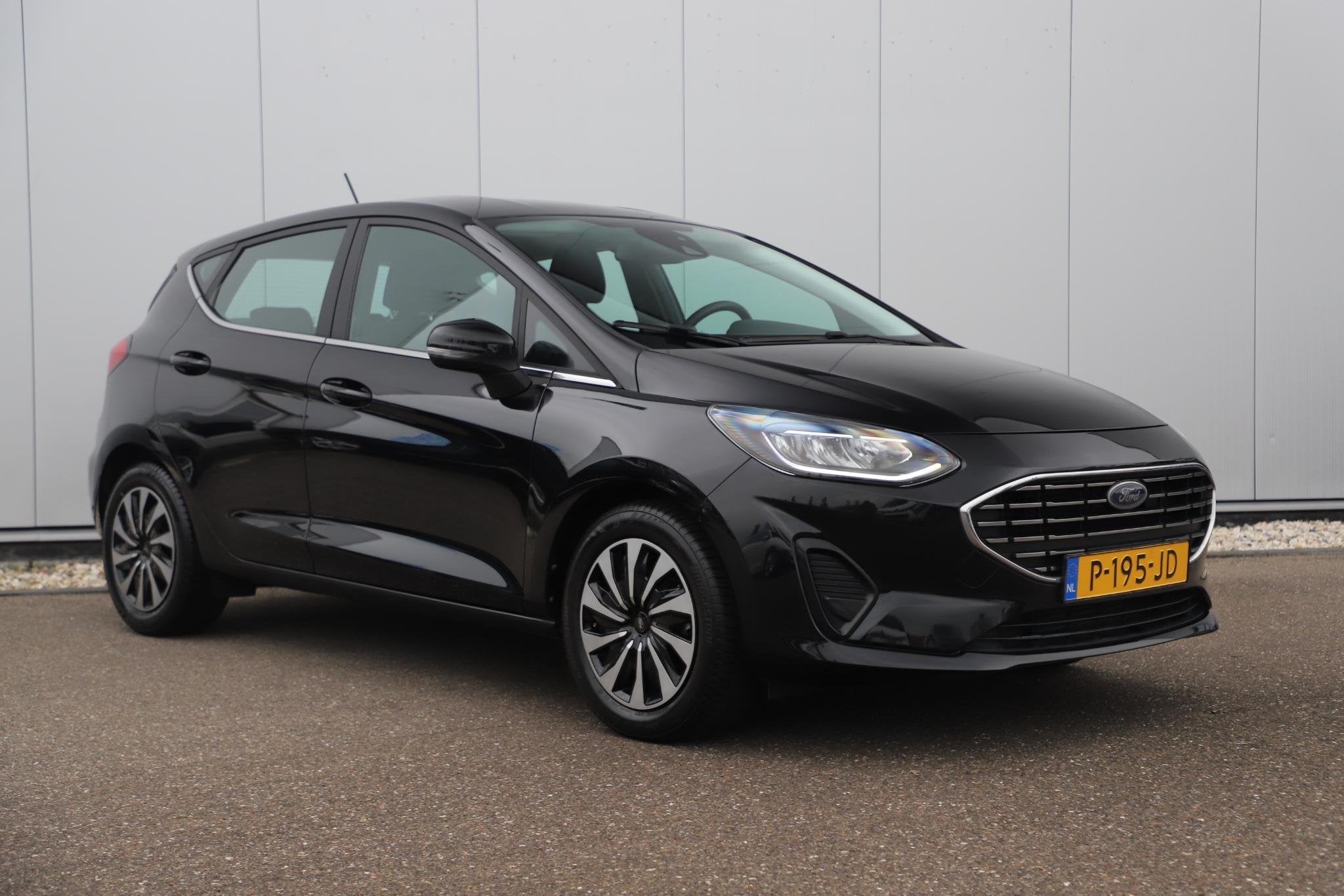 Foto 3 van Ford Fiesta 1.0 EcoBoost Hybrid Titanium 125PK Carplay Andro
