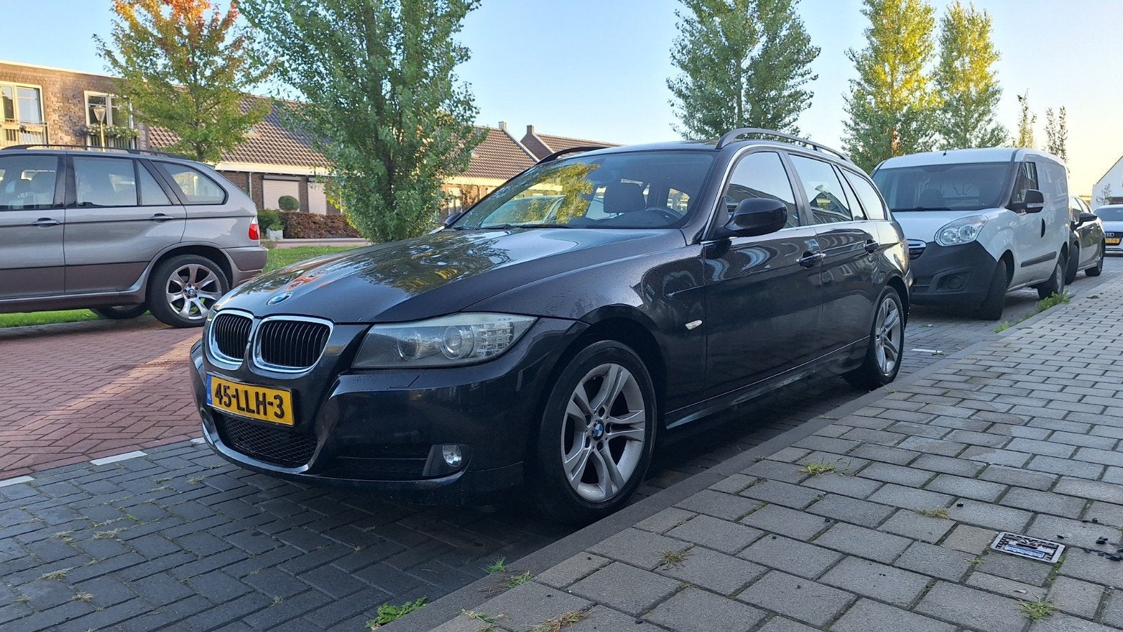 BMW 3-Serie 2.0 D 318 Touring LCI 2010 Zwart, Auto's, 21 km/l, 1995 cc, Zwart, 4 cilinders