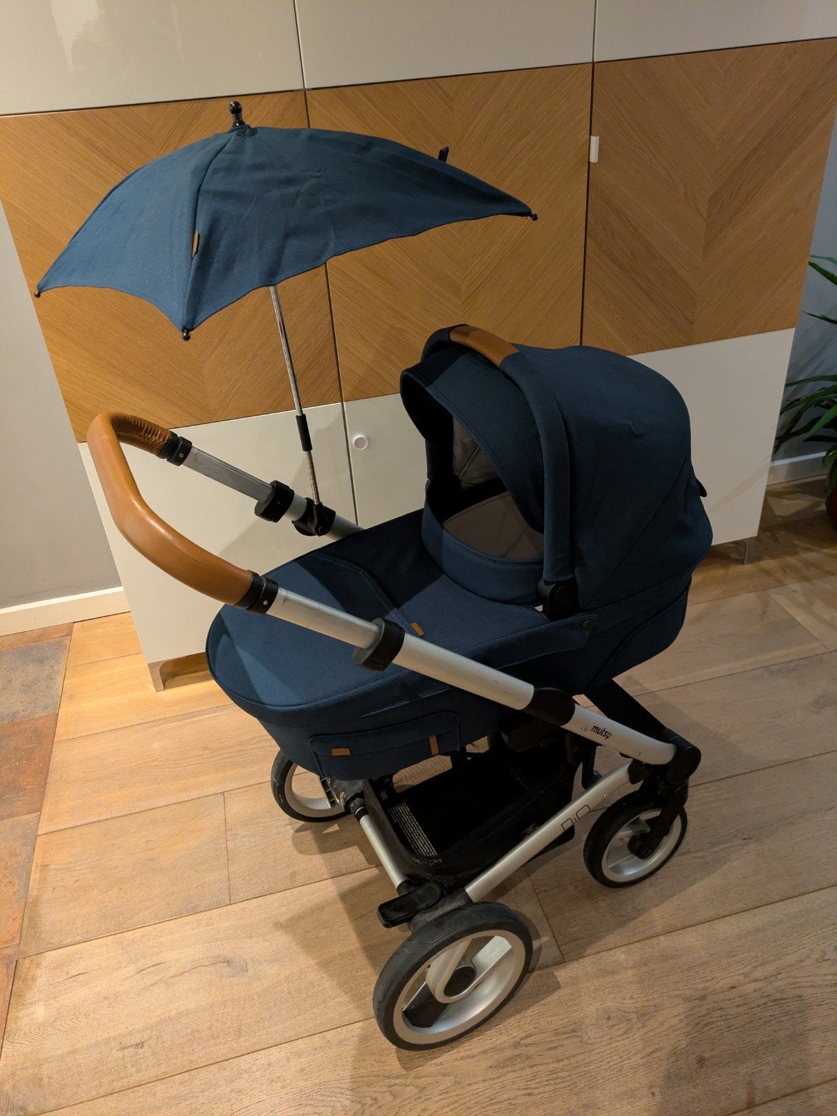 Mutsy Nio kinderwagen met reiswieg en zitje, Kinderen en Baby's, Kinderwagens en Combinaties, Ophalen, Zo goed als nieuw, Combiwagen