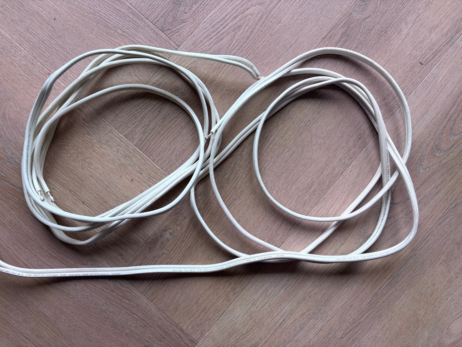 Van den Hul M.C. THE ARCTIC Halogen free kabel, Ophalen of Verzenden, Gebruikt, 2 tot 5 meter, Luidsprekerkabel