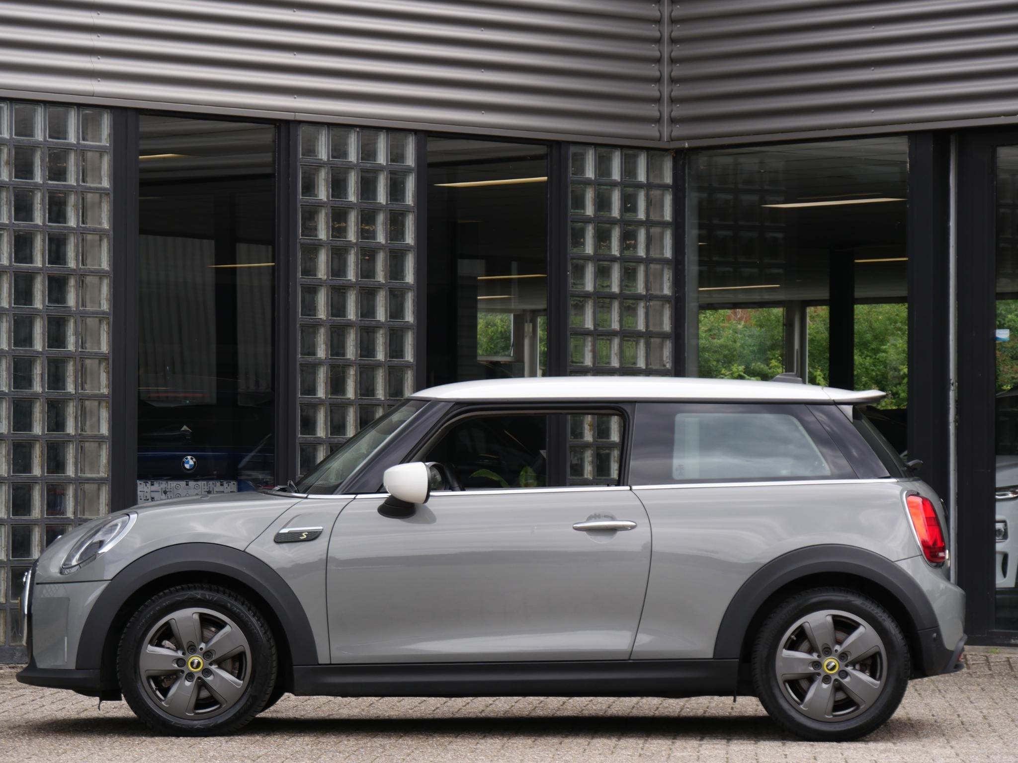 MINI Electric 33 kWh/ NIEUW MODEL/ MOONWALK GREY/ SOH 94%, Auto's, Mini, Stof, 33 kWh, 4 stoelen, Mini Electric