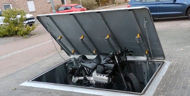 berging onder de grond tuinhuis voor motor, fiets en kliko, Tuin en Terras, Schuur, Nieuw, Minder dan 200 cm, Zonder ramen