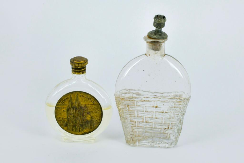 2 ANTIEKE PARFUM FLESJES, Ophalen of Verzenden