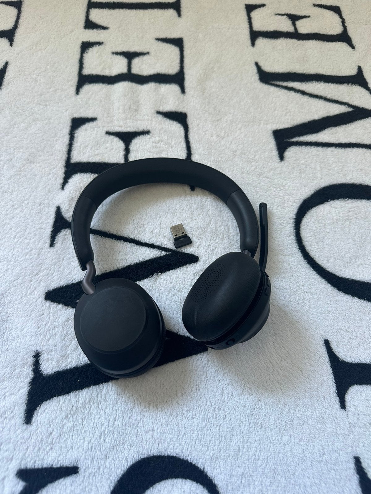 Jabra Evolve2 65 Headset | Inclusief USB ontvanger en Hoes, Computers en Software, Headsets, Jabra Evolve2 65, Mute-functie, Verzenden