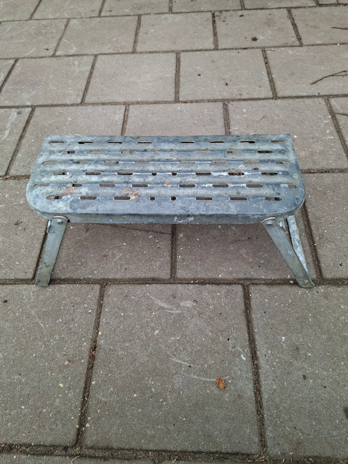 inklapbare opstap ijzer 60 breed 20cm hoog, Ophalen of Verzenden
