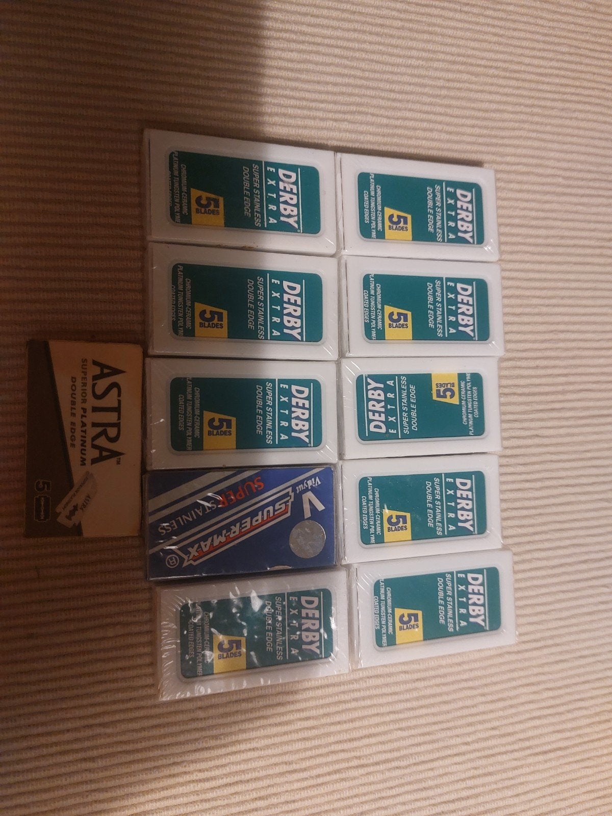 Derby Extra en Astra Scheermesjes - Double Edge, Ophalen of Verzenden, Nieuw, Gehele gezicht, Reiniging