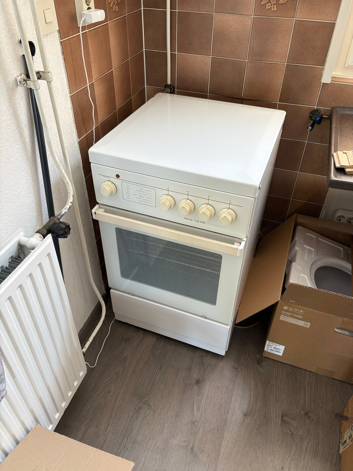 Etna 16.42 Vrijstaand Gasfornuis met Oven, Ophalen, Gebruikt, Grill, 4 kookzones